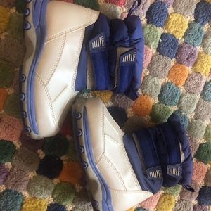 L.L. Bean Girls Snow Boots - size 11